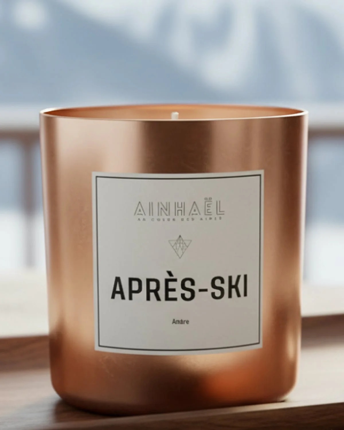Après-Ski — Le retour au chalet, l'ambre tient les épaules pendant qu'on se réchauffe.