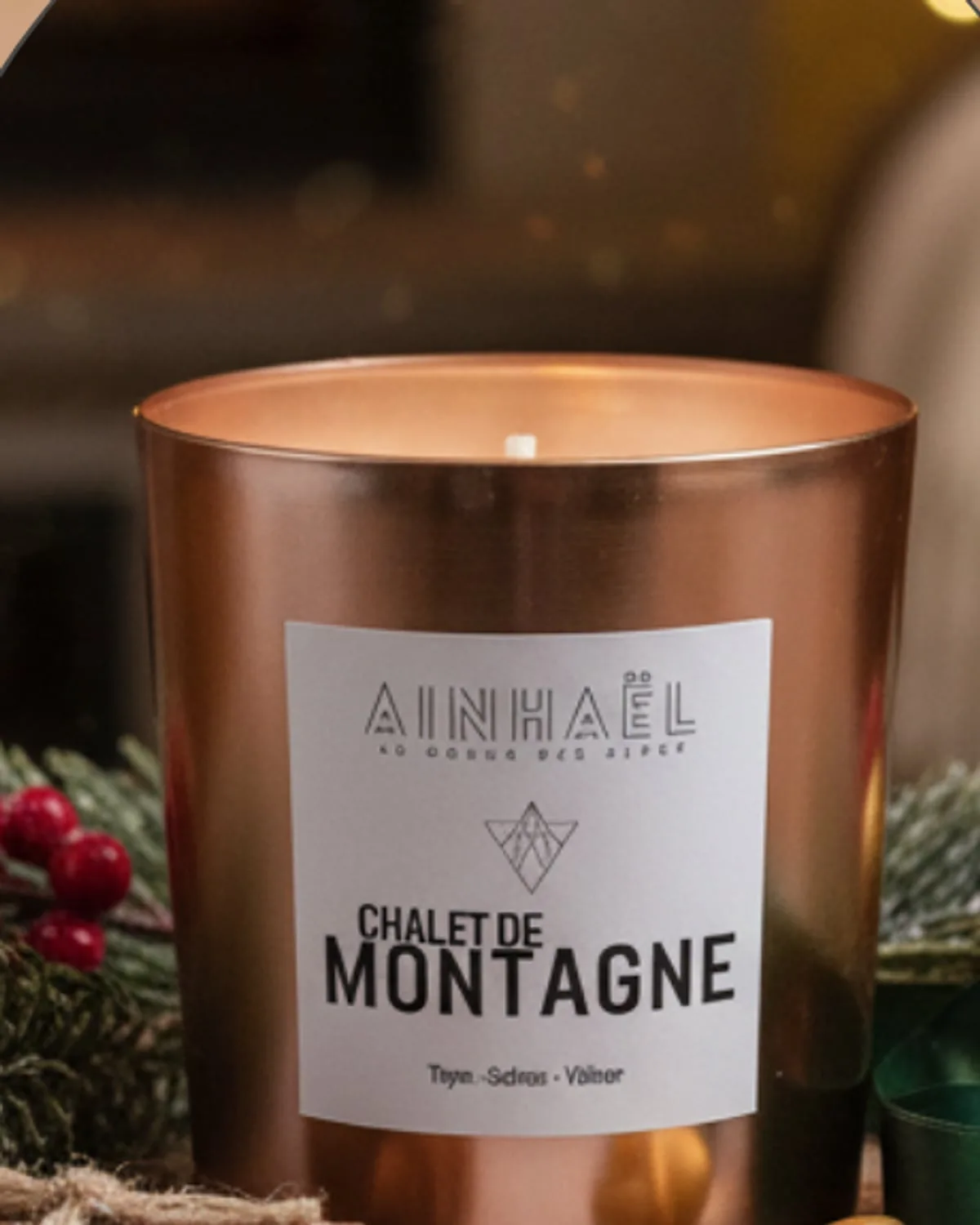 Un crépitement de bois sec, où le thym s'envole avec le safran et le vétiver.
