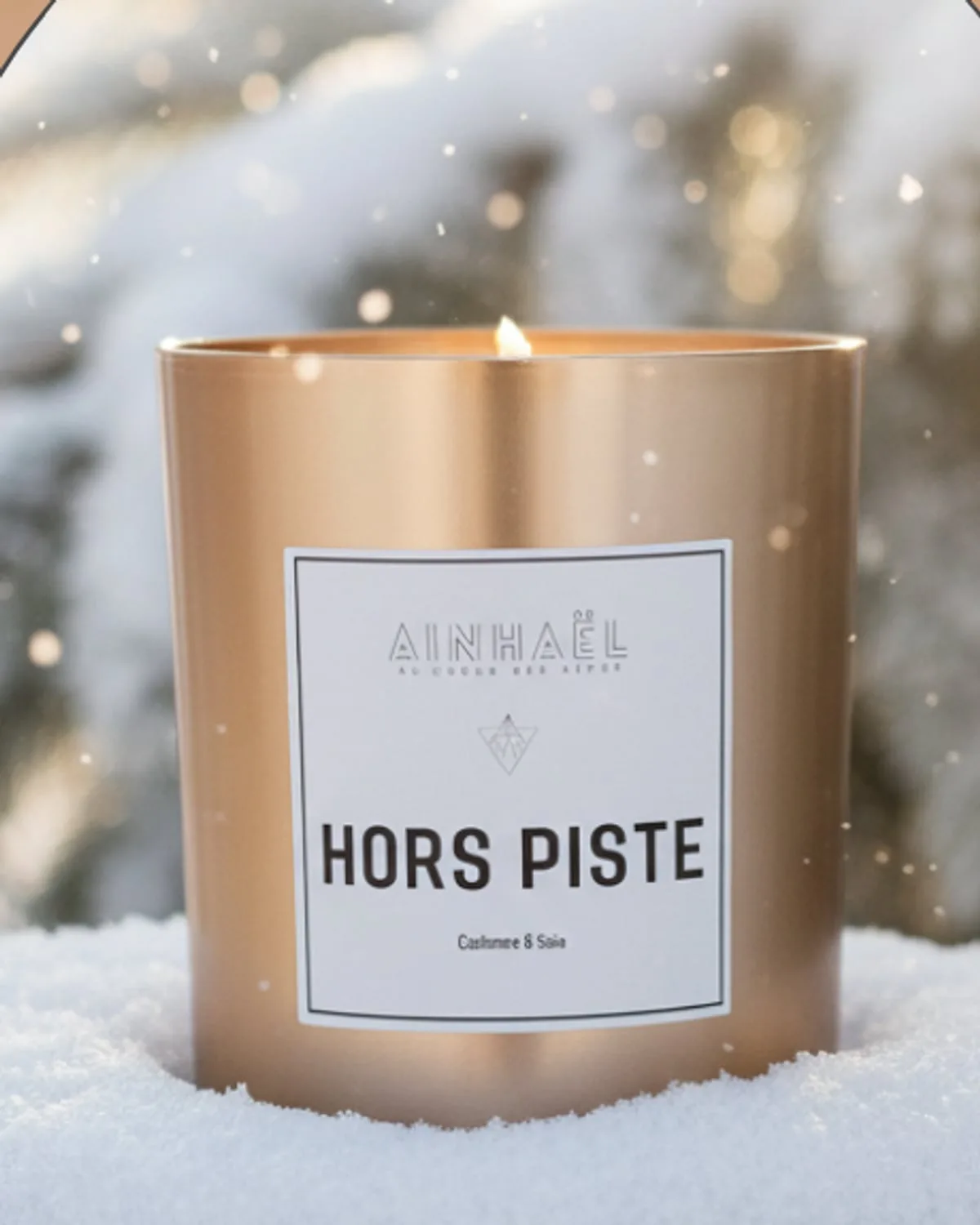 Le tracé du parfum quand on quitte le sentier balisé, où le safran rencontre la neige.