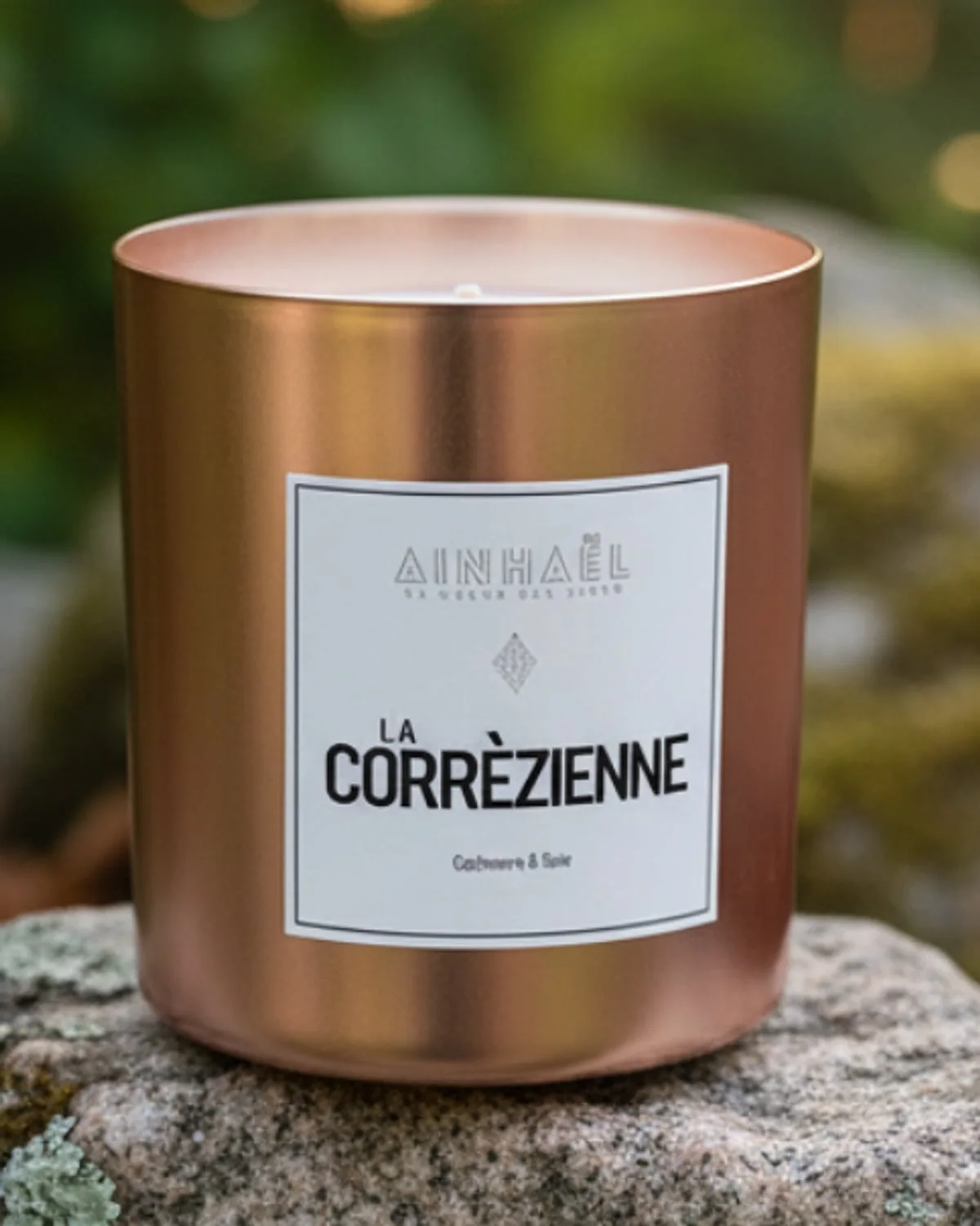 La Corrézienne — Le souffle d'un terroir français, où le safran fleure entre les pierres anciennes.